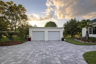 19695 SW 206th St, Miami, FL 33187 - Photo 3