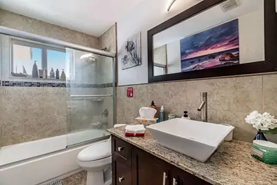 901 NW 22nd Pl, Miami, FL 33125 - Photo 17
