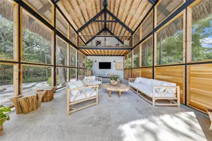 1000 NW 9th Ct, Miami, FL 33136 - Photo 5