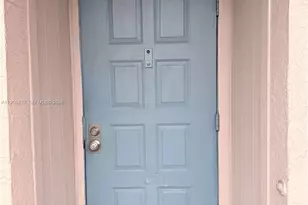 901 Colony Point Cir, Pembroke Pines, FL 33026 - Photo 3