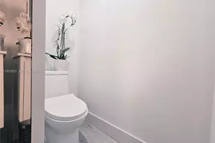 1303 Presidio Dr, Weston, FL 33327 - Photo 29