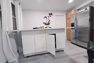 1303 Presidio Dr, Weston, FL 33327 - Photo 9