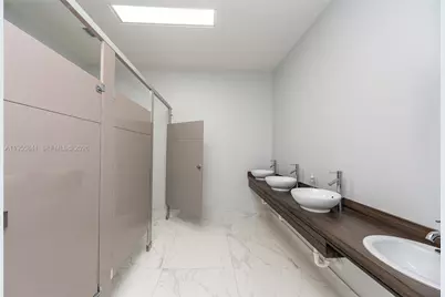 10450 NW 33rd St #304, Doral, FL 33172 - Photo 9