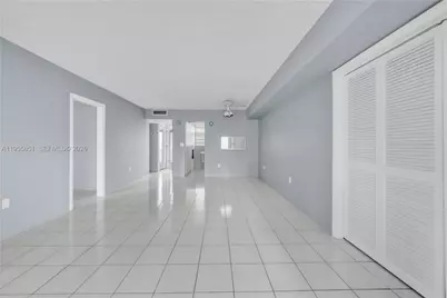 3030 Marcos Dr #T409, Aventura, FL 33160 - Photo 3