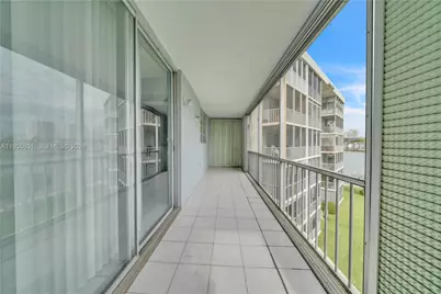 3030 Marcos Dr #T409, Aventura, FL 33160 - Photo 25