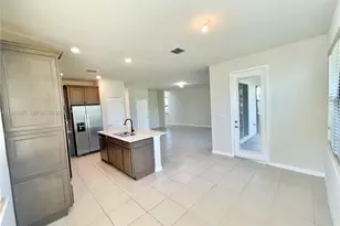 4490 Gramercy Dr, Oakland Park, FL 33309 - Photo 11