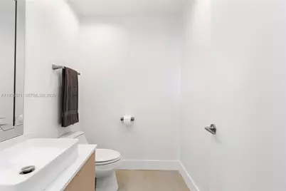 300 S Pointe Dr #907, Miami Beach, FL 33139 - Photo 57