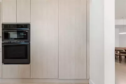 300 S Pointe Dr #907, Miami Beach, FL 33139 - Photo 19