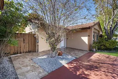 7476 SW 112th Pl, Miami, FL 33173 - Photo 5