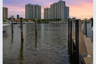 21205 Yacht Club Dr #507, Aventura, FL 33180 - Photo 15