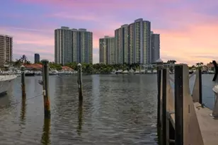 21205 Yacht Club Dr, Aventura, FL 33180 - Photo 15