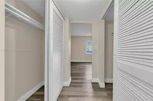 17901 NW 68th Ave, Hialeah, FL 33015 - Photo 15
