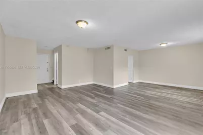 17901 NW 68th Ave #T206, Hialeah, FL 33015 - Photo 3