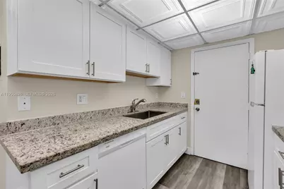 17901 NW 68th Ave #T206, Hialeah, FL 33015 - Photo 5