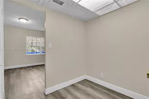 17901 NW 68th Ave, Hialeah, FL 33015 - Photo 7