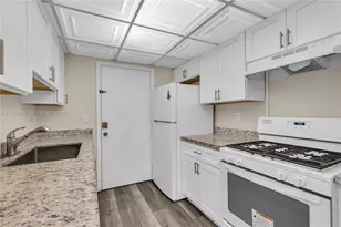 17901 NW 68th Ave, Hialeah, FL 33015 - Photo 7