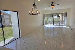 9352 Wedgewood Ln, Tamarac, FL 33321 - Photo 11