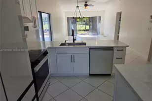 9352 Wedgewood Ln, Tamarac, FL 33321 - Photo 15