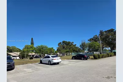 9352 Wedgewood Ln #A1, Tamarac, FL 33321 - Photo 21