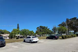 9352 Wedgewood Ln, Tamarac, FL 33321 - Photo 21