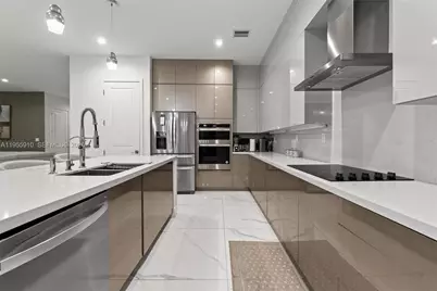 8086 NW 47th Ter, Doral, FL 33166 - Photo 11