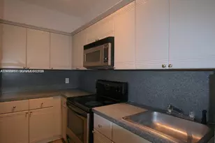 820 Euclid Ave, Miami Beach, FL 33139 - Photo 11