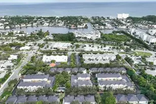 1049 W Heritage Club Cir, Delray Beach, FL 33483 - Photo 13