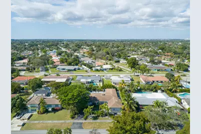 416 N Rainbow Dr, Hollywood, FL 33021 - Photo 5