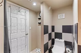 1351 NE Miami Gardens Dr, Miami, FL 33179 - Photo 27