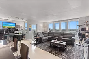 1351 NE Miami Gardens Dr, Miami, FL 33179 - Photo 3