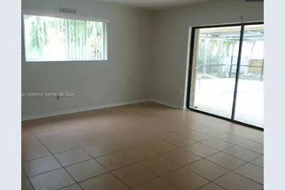 6895 Loch Ness Dr #n/a, Miami Lakes, FL 33014 - Photo 5