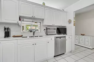 414 SE 10th St, Dania Beach, FL 33004 - Photo 9