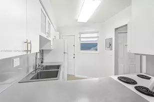 1715 NE Miami Gardens Dr, Miami, FL 33179 - Photo 3