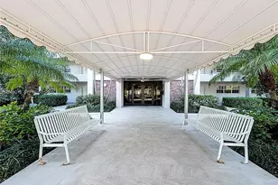 605 Oaks Dr, Pompano Beach, FL 33069 - Photo 9