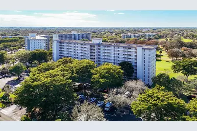 605 Oaks Dr #405, Pompano Beach, FL 33069 - Photo 5