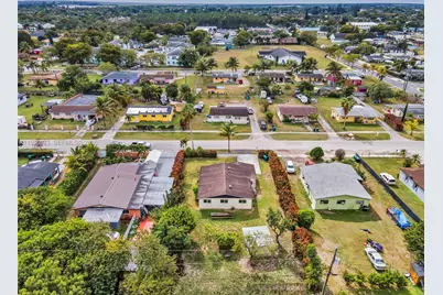 746 NW 3rd St, Florida City, FL 33034 - Photo 33