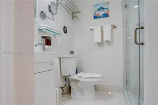 5157 NE 6th Ave, Oakland Park, FL 33334 - Photo 13