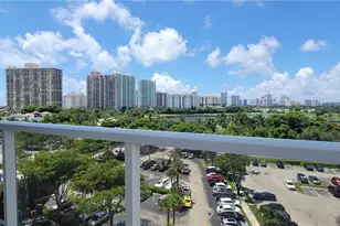 3701 N Country Club Dr, Aventura, FL 33180 - Photo 23