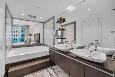 200 Biscayne Boulevard Way #506, Miami, FL 33131 - Photo 25