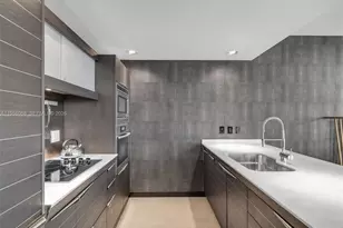 200 Biscayne Blvd Way, Miami, FL 33131 - Photo 9
