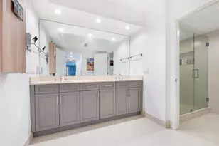 1581 Brickell Ave, Miami, FL 33129 - Photo 17