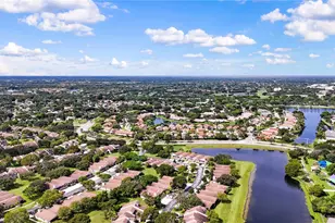 570 Woodgate Cir, Sunrise, FL 33326 - Photo 5