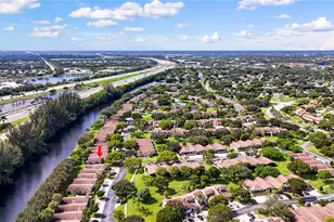 570 Woodgate Cir, Sunrise, FL 33326 - Photo 41