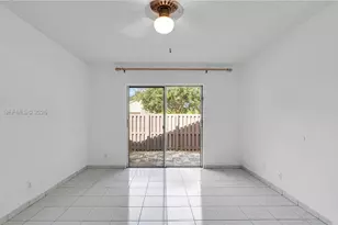 570 Woodgate Cir, Sunrise, FL 33326 - Photo 33