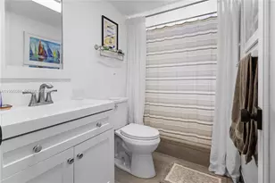 5935 Del Lago Cir, Sunrise, FL 33313 - Photo 9