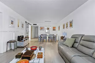 5935 Del Lago Cir, Sunrise, FL 33313 - Photo 11