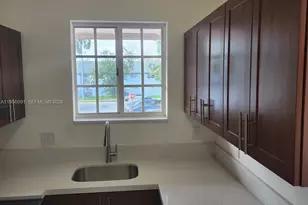 10805 SW 86th St, Miami, FL 33173 - Photo 5