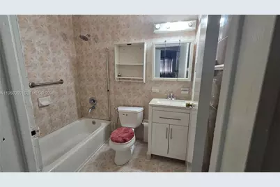 2764 NW 31st St, Miami, FL 33142 - Photo 17