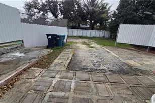 2764 NW 31st St, Miami, FL 33142 - Photo 25