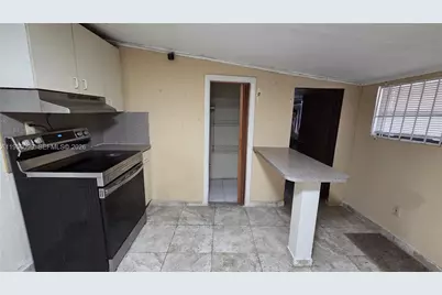 2764 NW 31st St, Miami, FL 33142 - Photo 17